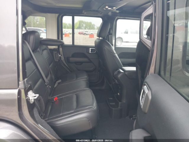 1C4HJXEN8JW303023 Jeep Wrangler Unlimited Sahara 4x4