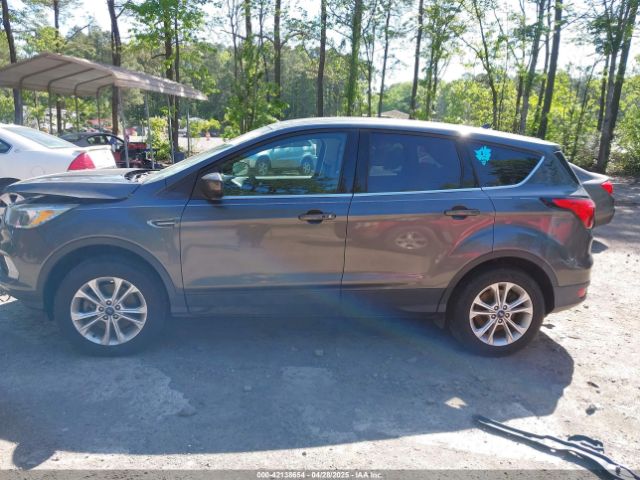 1FMCU9GD7KUB23316 Ford ESCAPE SE