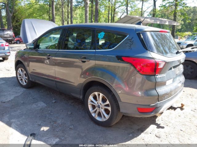 1FMCU9GD7KUB23316 Ford ESCAPE SE