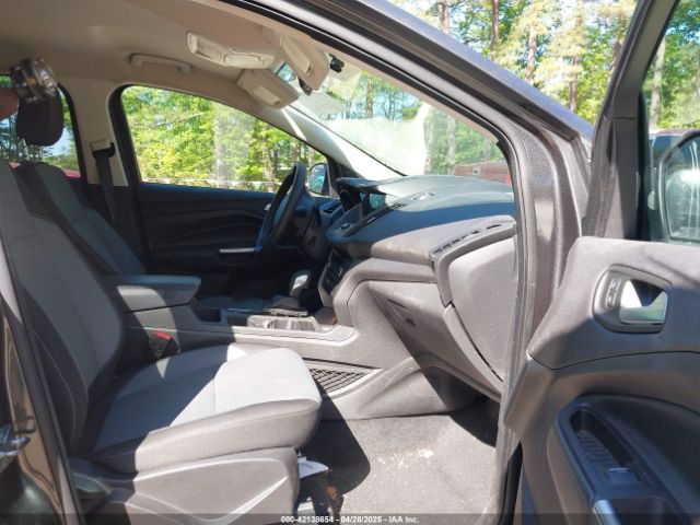 1FMCU9GD7KUB23316 Ford ESCAPE SE