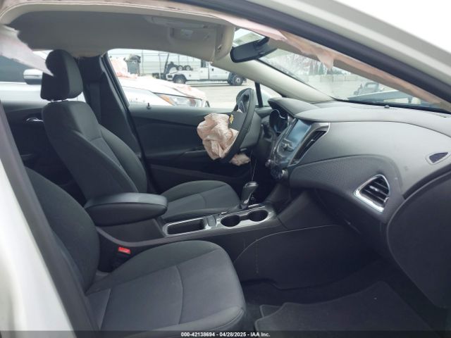 1G1BE5SM2H7262654 Chevrolet Cruze Lt Auto