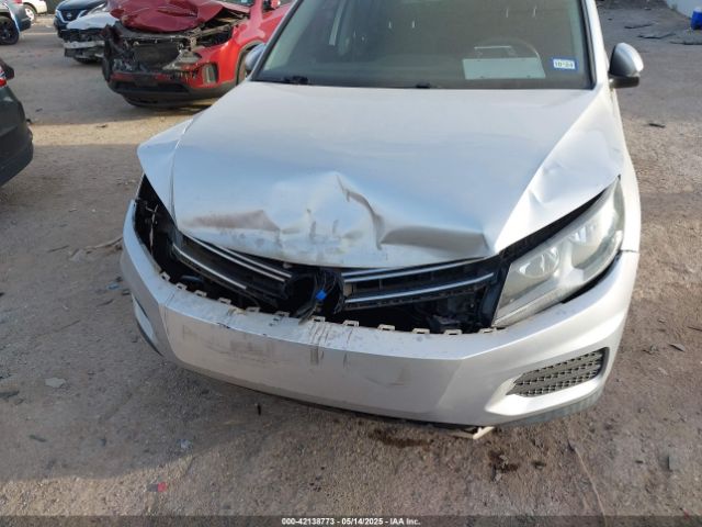2017 VOLKSWAGEN TIGUAN WVGAV7AX5HK044520 Photo 5