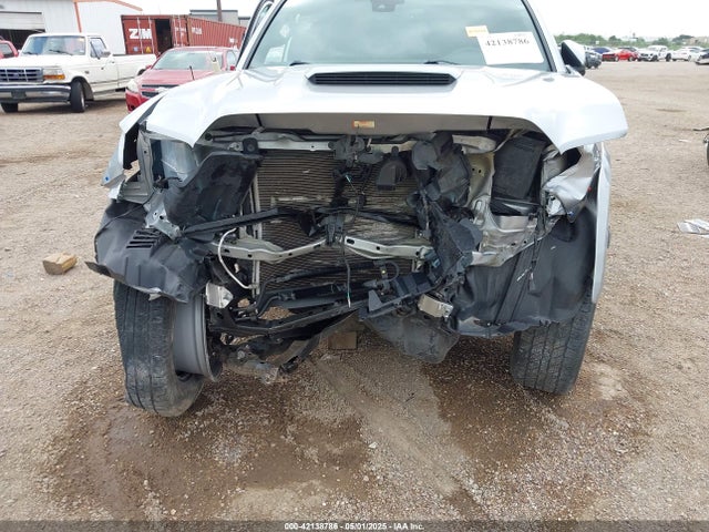 3TMAZ5CN9NM175995 Toyota Tacoma Trd Sport
