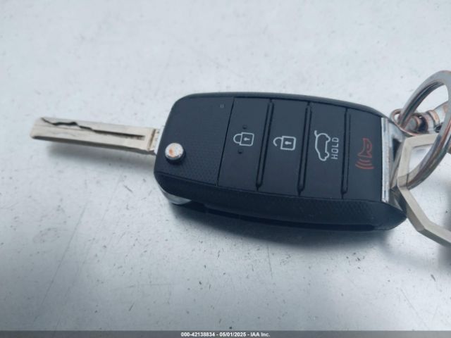 KNDPM3AC0L7725381 KIA Sportage Lx