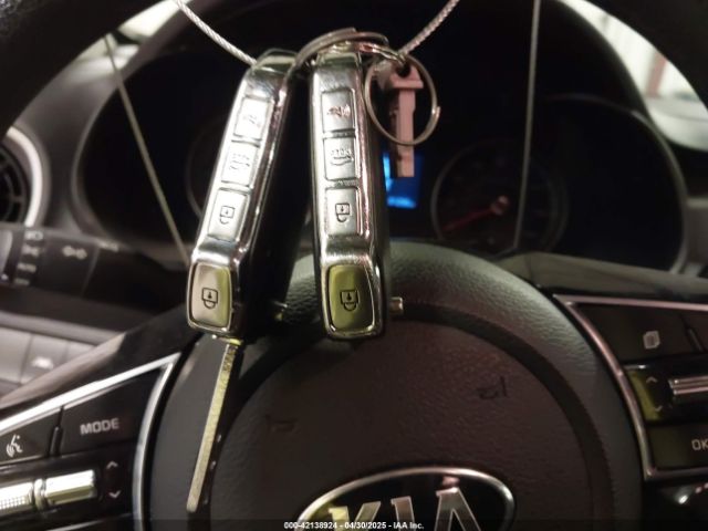3KPF24AD4KE115000 KIA Forte Lxs