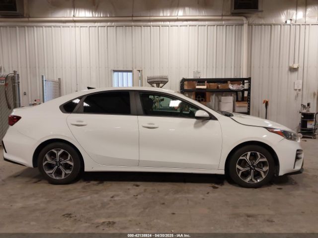3KPF24AD4KE115000 KIA Forte Lxs