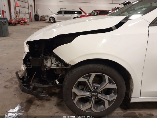 3KPF24AD4KE115000 KIA Forte Lxs