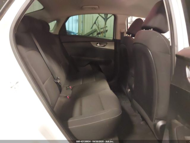 3KPF24AD4KE115000 KIA Forte Lxs