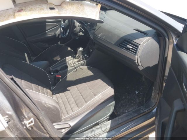 2023 VOLKSWAGEN JETTA 3VWBM7BUXPM058014 Photo 4