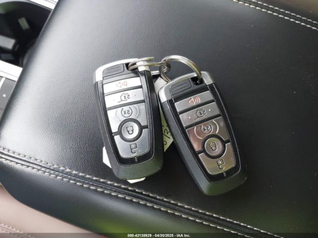 2021 FORD EXPLORER 1FMSK7DH5MGA30373 Photo 10