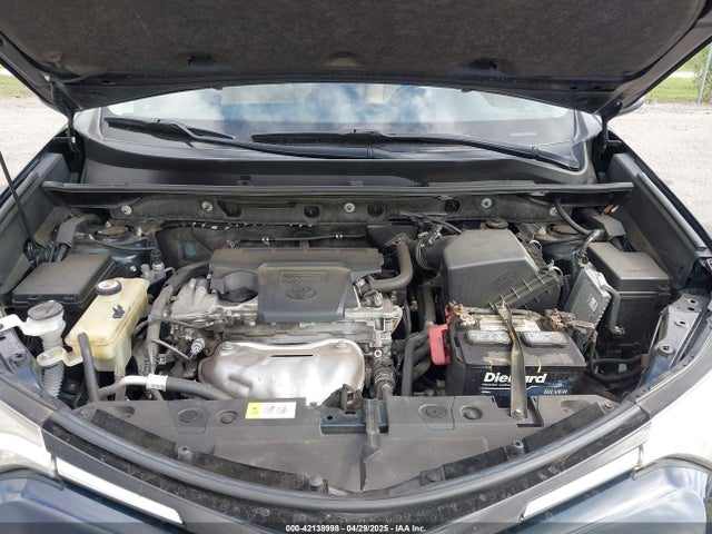 JTMWFREV9JJ165655 Toyota Rav4 Xle