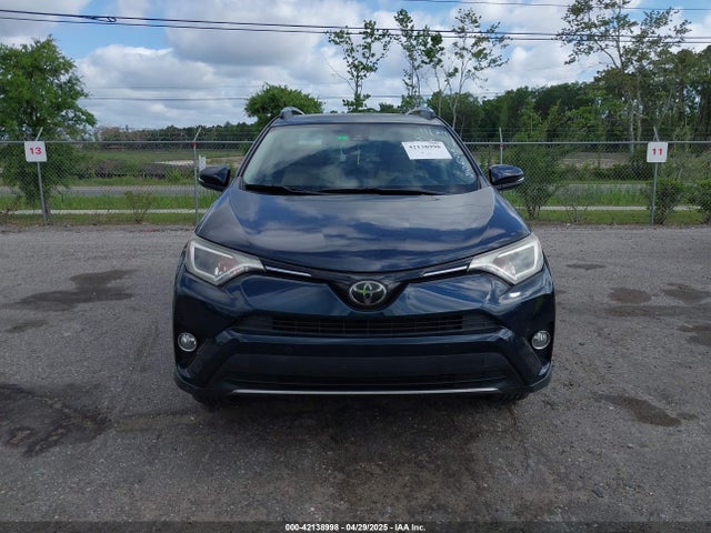 JTMWFREV9JJ165655 Toyota Rav4 Xle