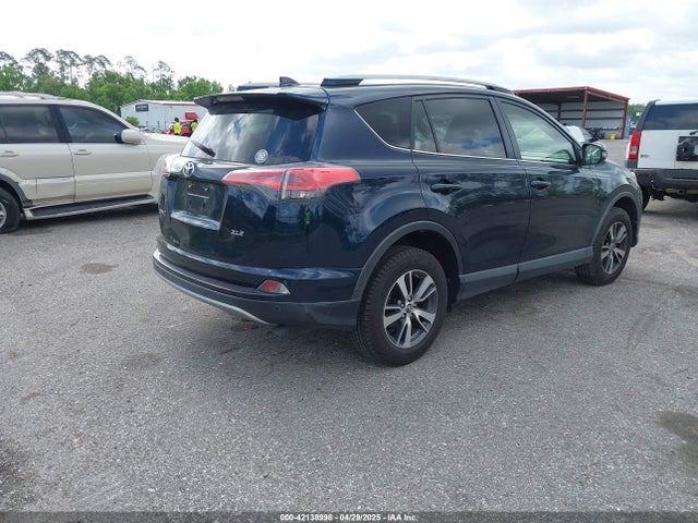 JTMWFREV9JJ165655 Toyota Rav4 Xle
