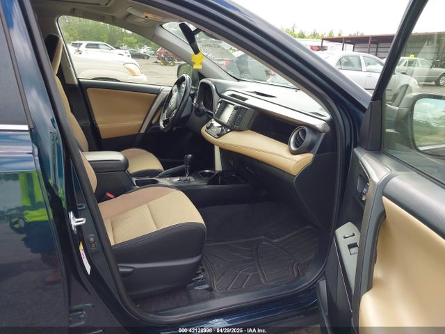 JTMWFREV9JJ165655 Toyota Rav4 Xle