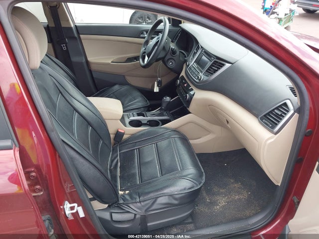 KM8J33A42HU357078 Hyundai TUCSON SE