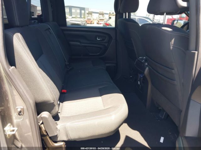1N6AA1E6XJN525640 Nissan TITAN SV