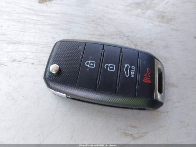 3KPFK4A78HE110191 KIA FORTE LX