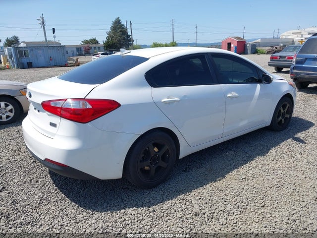 KNAFK4A60G5614345 KIA mpi nu