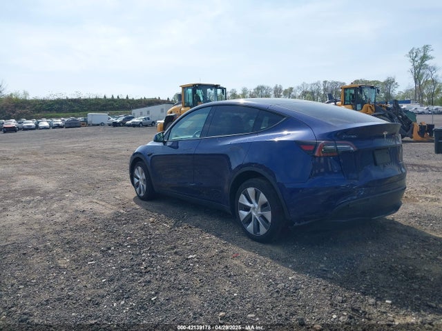2023 TESLA MODEL Y 7SAYGDEE0PF850980 Photo 2