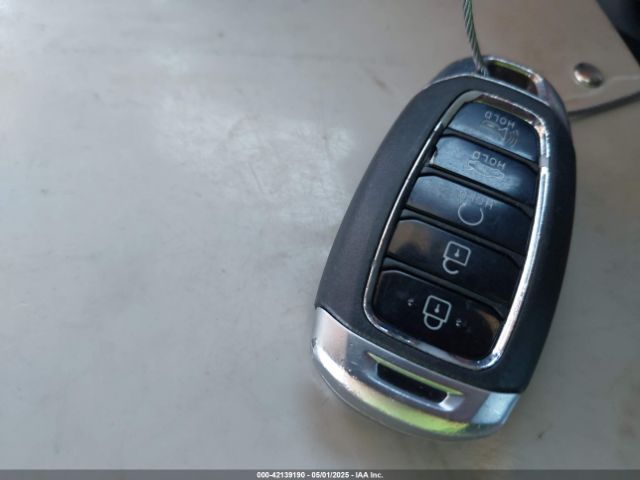 KMHLM4AGXPU465551 Hyundai ELANTRA SEL