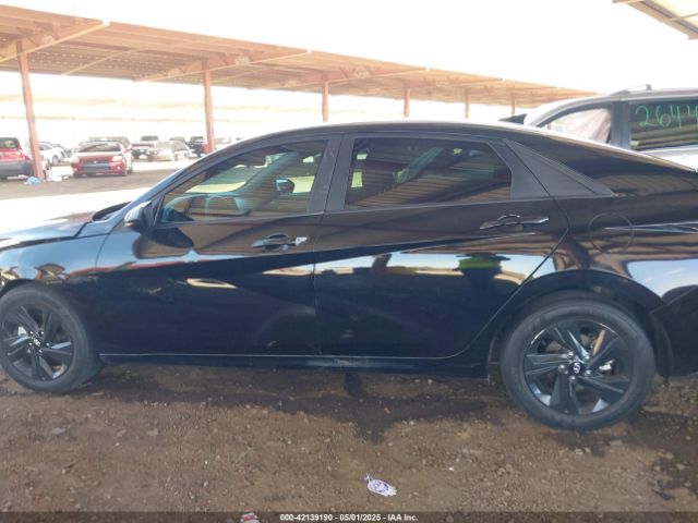 KMHLM4AGXPU465551 Hyundai ELANTRA SEL