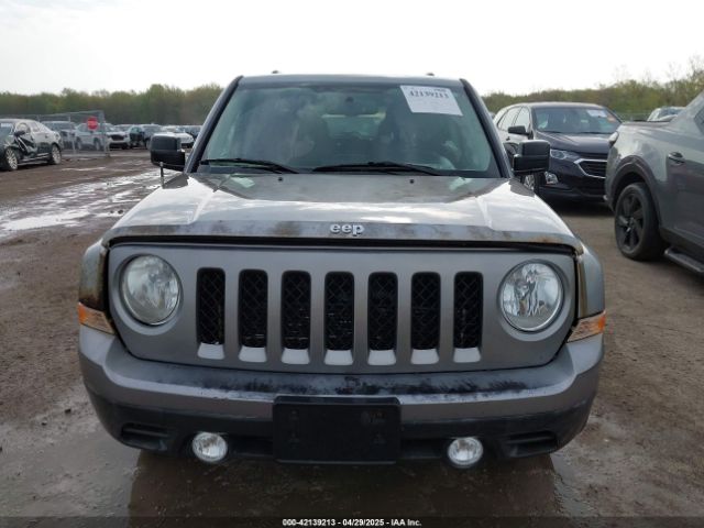 1C4NJPFAXGD812386 Jeep Patriot Latitude