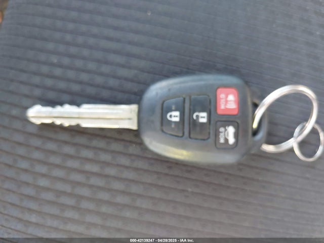 4T1BF1FK7HU814250 Toyota CAMRY SE