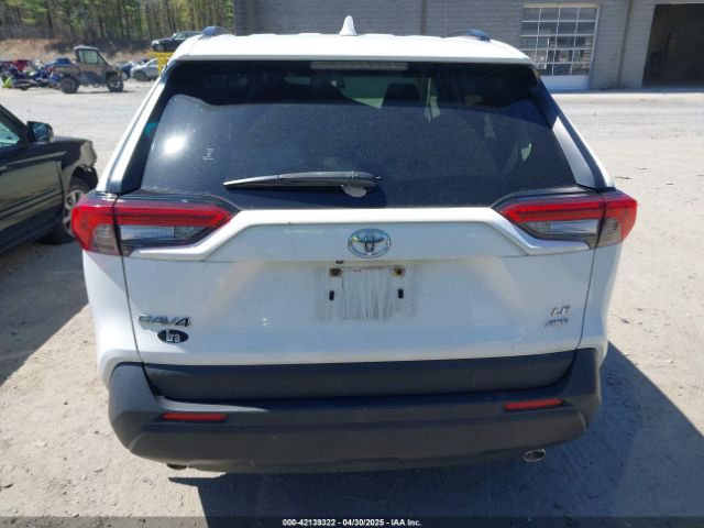 JTMG1RFV3KD007040 Toyota RAV4 LE