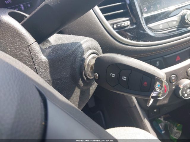 KL7CJKSB9LB046792 Chevrolet Trax Fwd Ls