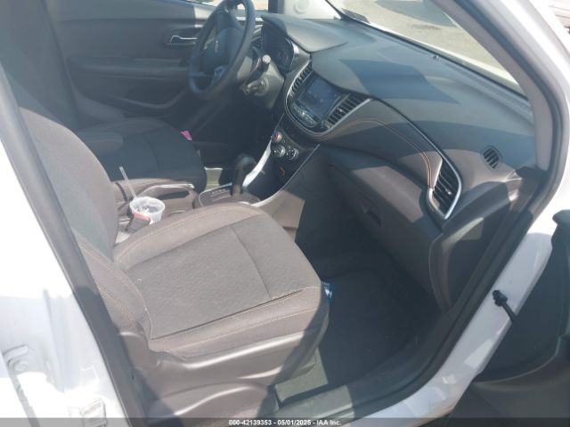 KL7CJKSB9LB046792 Chevrolet Trax Fwd Ls