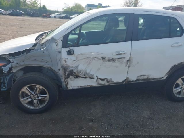 KL7CJKSB9LB046792 Chevrolet Trax Fwd Ls