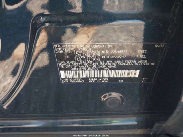 JTMBFREV8HJ168975 Toyota RAV4 LE