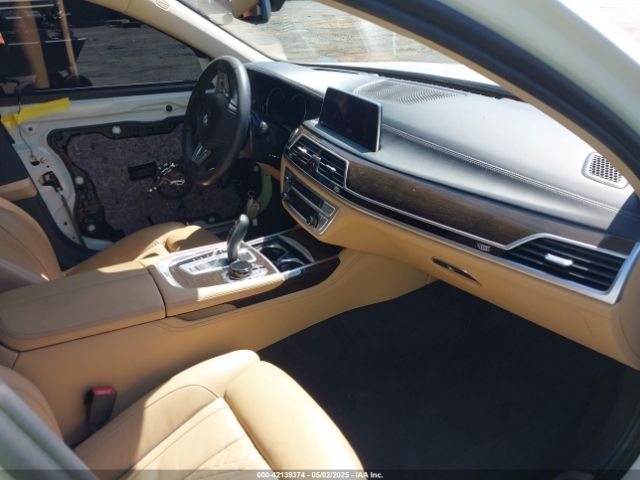 WBA7F0C31HGM22037 BMW 750i