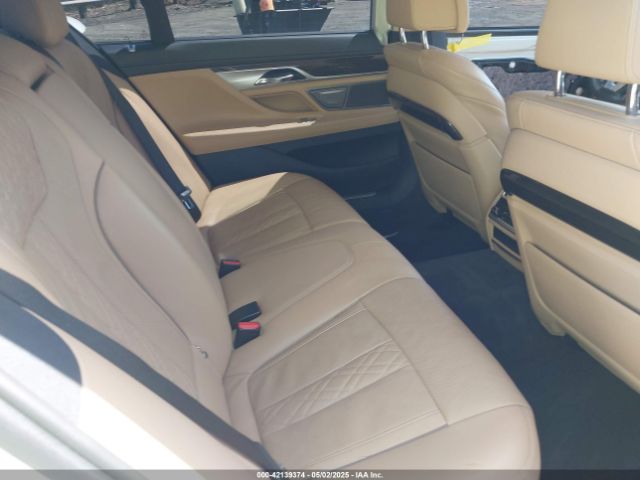 WBA7F0C31HGM22037 BMW 750i