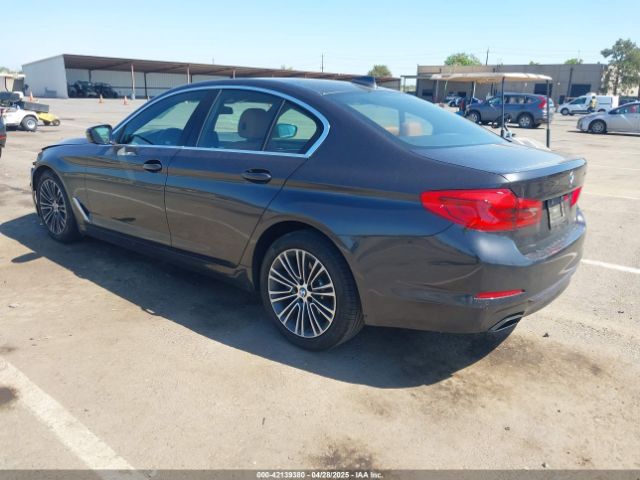 2019 BMW 540I WBAJE5C5XKWW20300 Photo 2