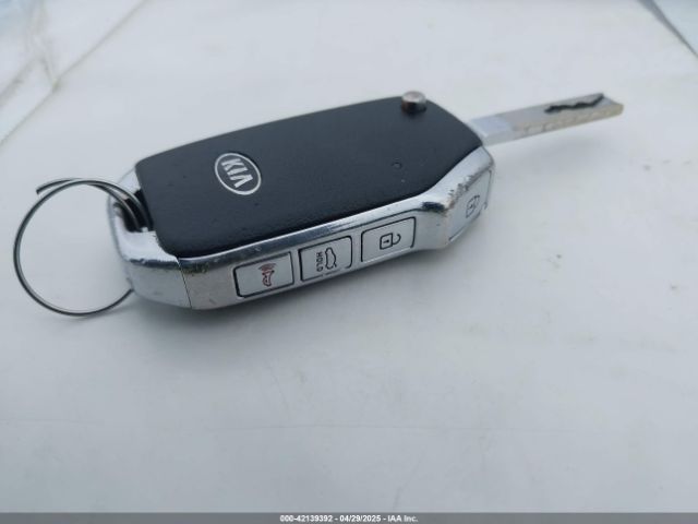 3KPF24AD9ME267065 KIA FORTE FE