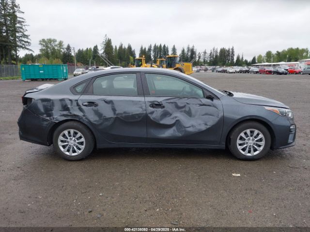 3KPF24AD9ME267065 KIA FORTE FE