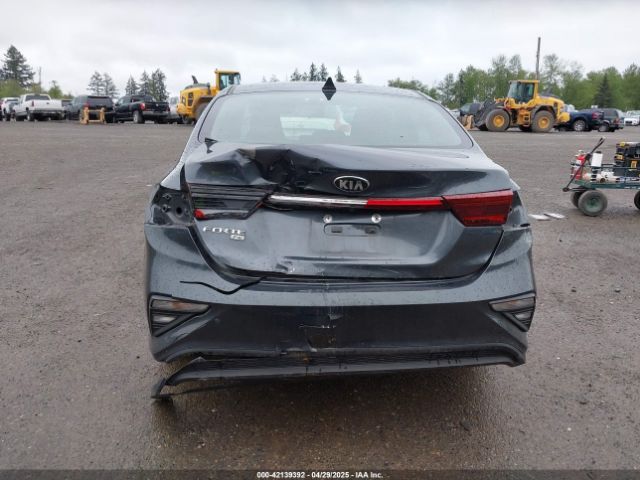 3KPF24AD9ME267065 KIA FORTE FE
