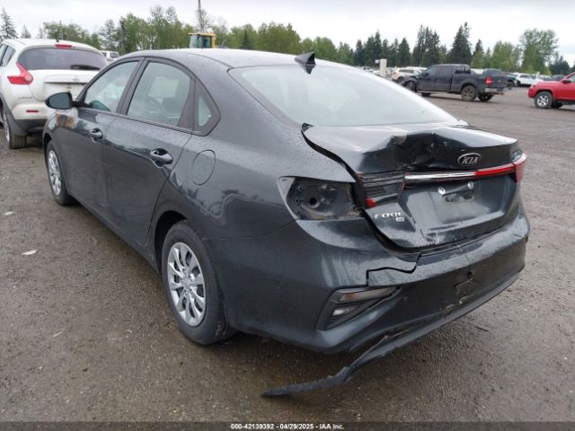 3KPF24AD9ME267065 KIA FORTE FE