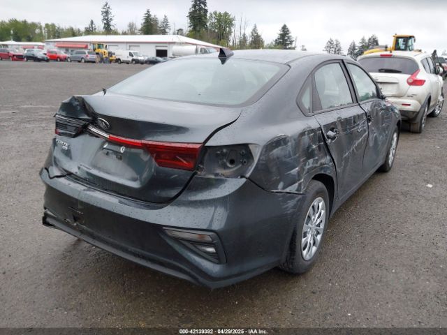 3KPF24AD9ME267065 KIA FORTE FE