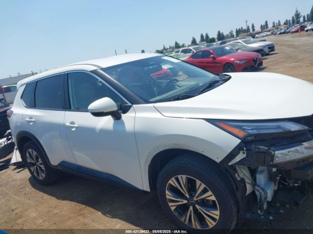 JN8BT3BA8PW408605 Nissan Rogue Sv Fwd