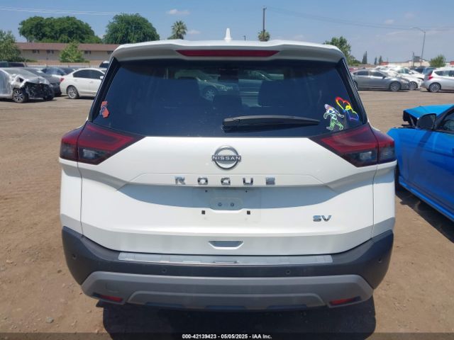 JN8BT3BA8PW408605 Nissan Rogue Sv Fwd