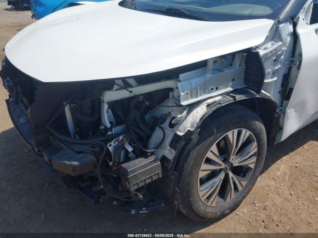 JN8BT3BA8PW408605 Nissan Rogue Sv Fwd