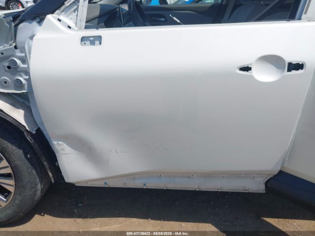 JN8BT3BA8PW408605 Nissan Rogue Sv Fwd