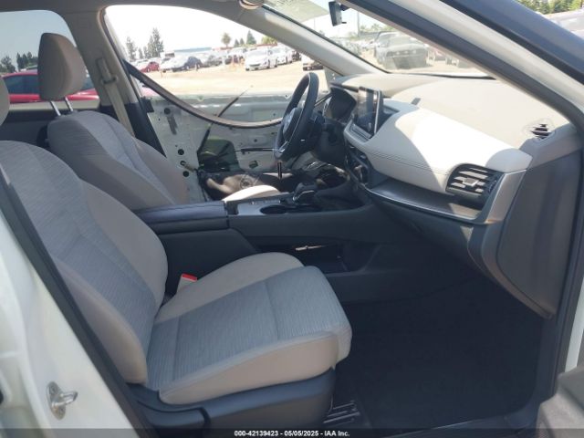 JN8BT3BA8PW408605 Nissan Rogue Sv Fwd