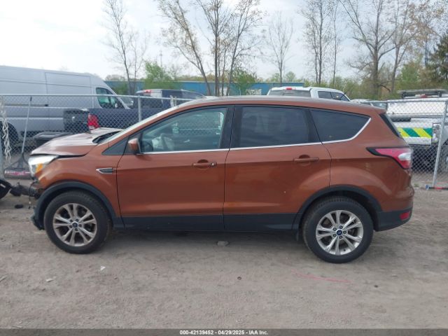 1FMCU0GD3HUE45682 Ford ESCAPE SE