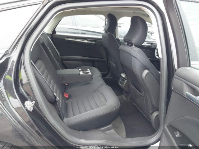3FA6P0H72FR305506 Ford FUSION SE