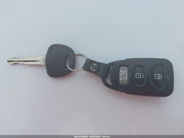5NPD74LF5HH176643 Hyundai ELANTRA SE