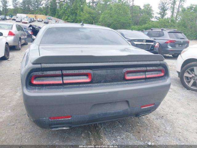 2C3CDZAG0JH132520 Dodge Challenger Sxt Plus