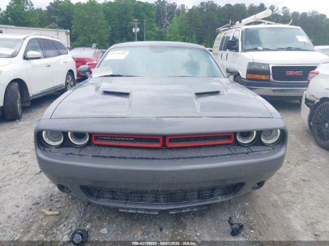2C3CDZAG0JH132520 Dodge Challenger Sxt Plus